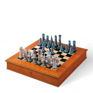 Шахматы (включая коробку) 21 x 56см