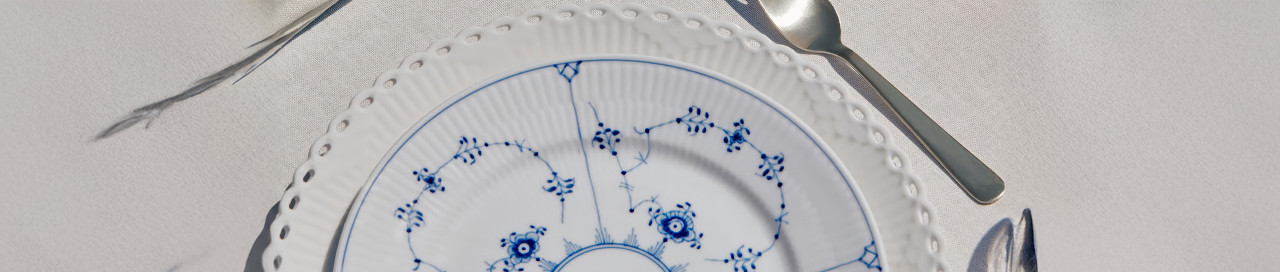 White Fluted Full Lace
