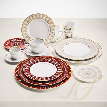 Тарелка главная, 2шт. 27см коллекции Arcadia Red бренда Baccarat