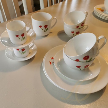 Чашка кофейная с блюдцем 0,25л коллекции Impression - Mohn Rot бренда Dibbern