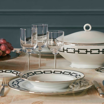 Тарелка подстановочная 31см коллекции Catene Nero бренда Richard Ginori