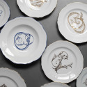 Тарелка подстановочная 31см коллекции Corona Monogram Blue Cobalto бренда Richard Ginori