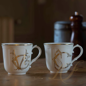Кружка 0,4л коллекции Corona Monogram Oro Brillante бренда Richard Ginori
