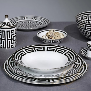 Тарелка 30,5см коллекции Labirinto Nero бренда Richard Ginori