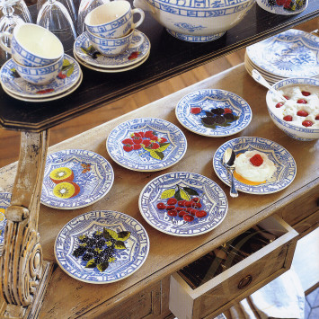 Тарелка закусочная 22см коллекции Oiseau Bleu Fruits бренда Gien