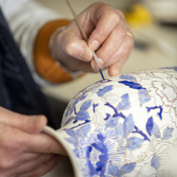 Ваза 48см коллекции Pivoines Bleues (Лимитированная серия на 200 пред.) бренда Gien