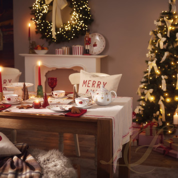 Чайник  коллекции Christmas Love бренда Hutschenreuther