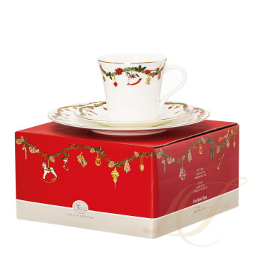 Тарелка 22см и чашка с блюдцем 0,28л коллекции Nora Christmas бренда Hutschenreuther