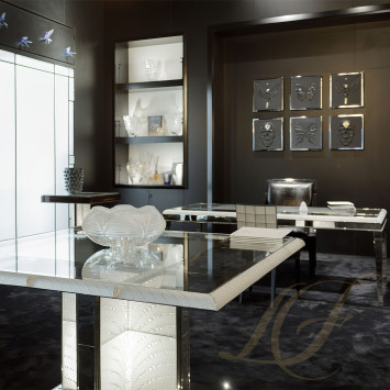 Коллекция Столы бренда Lalique