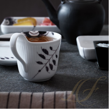 Кружка 0,33л коллекции Black Fluted Mega бренда Royal Copenhagen
