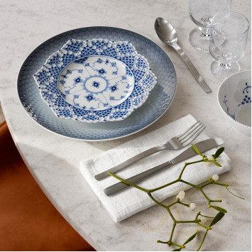 Тарелка 21см коллекции Blue Fluted Full Lace бренда Royal Copenhagen