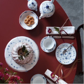 Чайник 1л коллекции Blue Fluted Half Lace бренда Royal Copenhagen