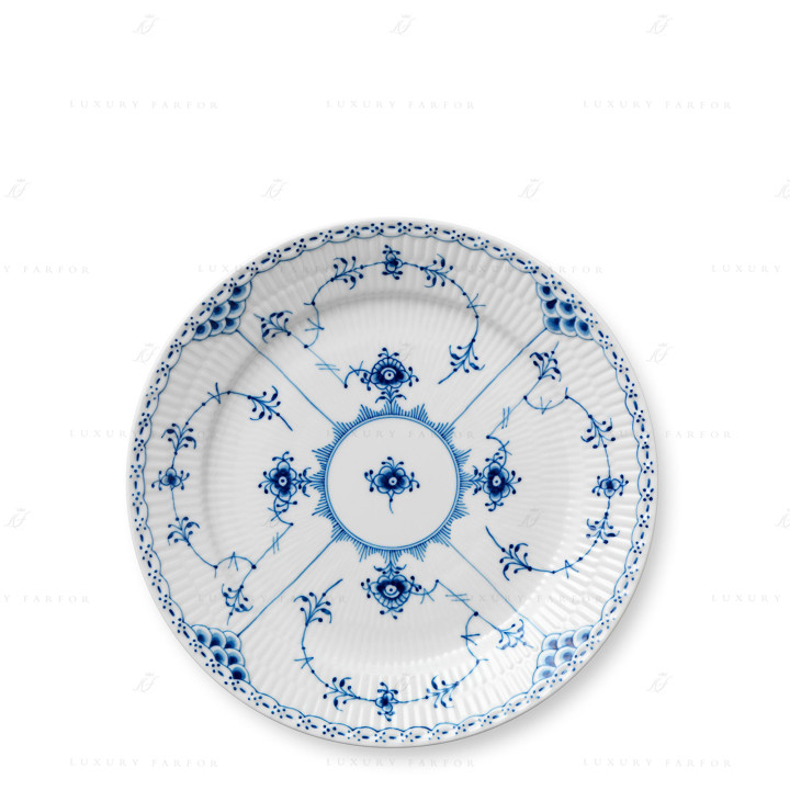Тарелка главная 25см коллекции Blue Fluted Half Lace бренда Royal Copenhagen