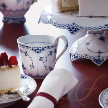 Кружка 0,33л коллекции Blue Fluted Half Lace бренда Royal Copenhagen