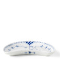 Тарелка закусочная полумесяц 22см коллекции Blue Fluted Half Lace бренда Royal Copenhagen