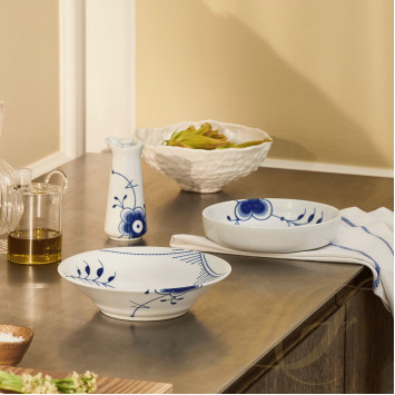 Тарелка глубокая 21см коллекции Blue Fluted Mega бренда Royal Copenhagen