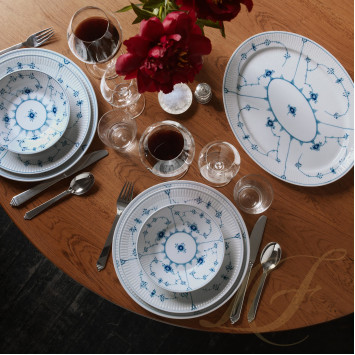 Блюдо овальное 36см коллекции Blue Fluted Plain бренда Royal Copenhagen