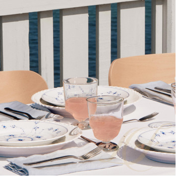 Тарелка главная 25см коллекции Blue Fluted Plain бренда Royal Copenhagen