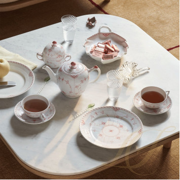 Чайник 0,7л коллекции Coral Fluted Half Lace бренда Royal Copenhagen
