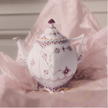 Чайник 0,7л коллекции Purpur Fluted Full Lace (Лимитированная серия) бренда Royal Copenhagen