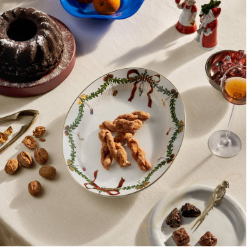 Блюдо овальное 34см коллекции Star Fluted Christmas бренда Royal Copenhagen