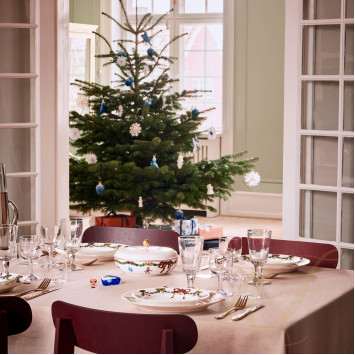 Чаша с крышкой 21см коллекции Star Fluted Christmas бренда Royal Copenhagen