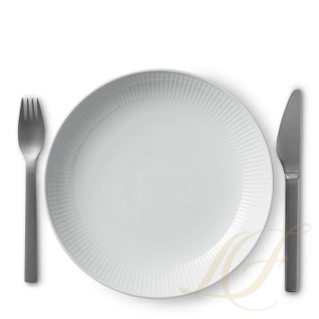 Тарелка 25см коллекции White Fluted бренда Royal Copenhagen