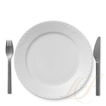 Тарелка главная 27см коллекции White Fluted Half Lace бренда Royal Copenhagen