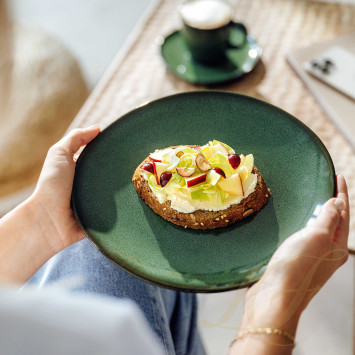 Тарелка закусочная 23,5см коллекции Lave Grün бренда VB