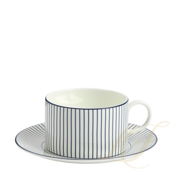 Чашка чайная с блюдцем 220мл коллекции Gio Pinstripe White бренда Wedgwood