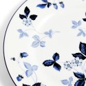 Тарелка закусочная 21см коллекции Wild Strawberry Inky Blue бренда Wedgwood