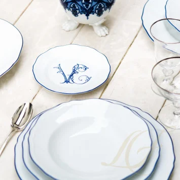 Тарелка десертная 17см коллекции Corona Monogram Blue Cobalto бренда Richard Ginori