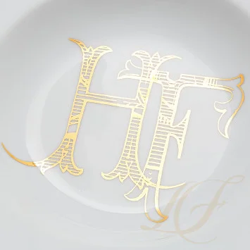 Тарелка суповая 24см коллекции Corona Monogram Oro Brillante бренда Richard Ginori